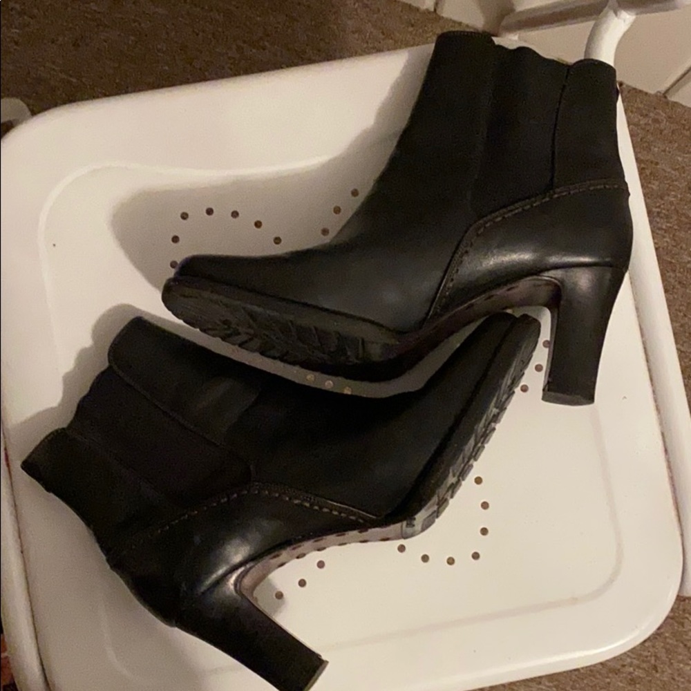 Amazing Cole Haan heeled ankle booties